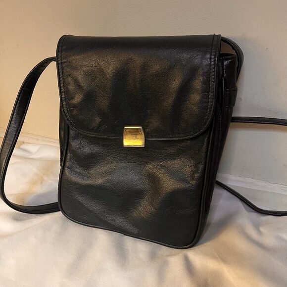 Jaclyn Smith Faux Leather Black Messenger Bag - Picture 1 of 6